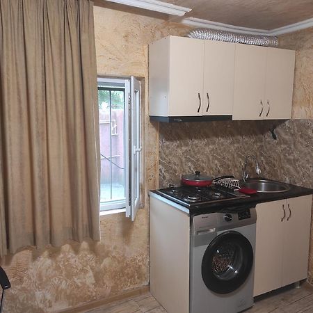 Отель Batumi House Экстерьер фото