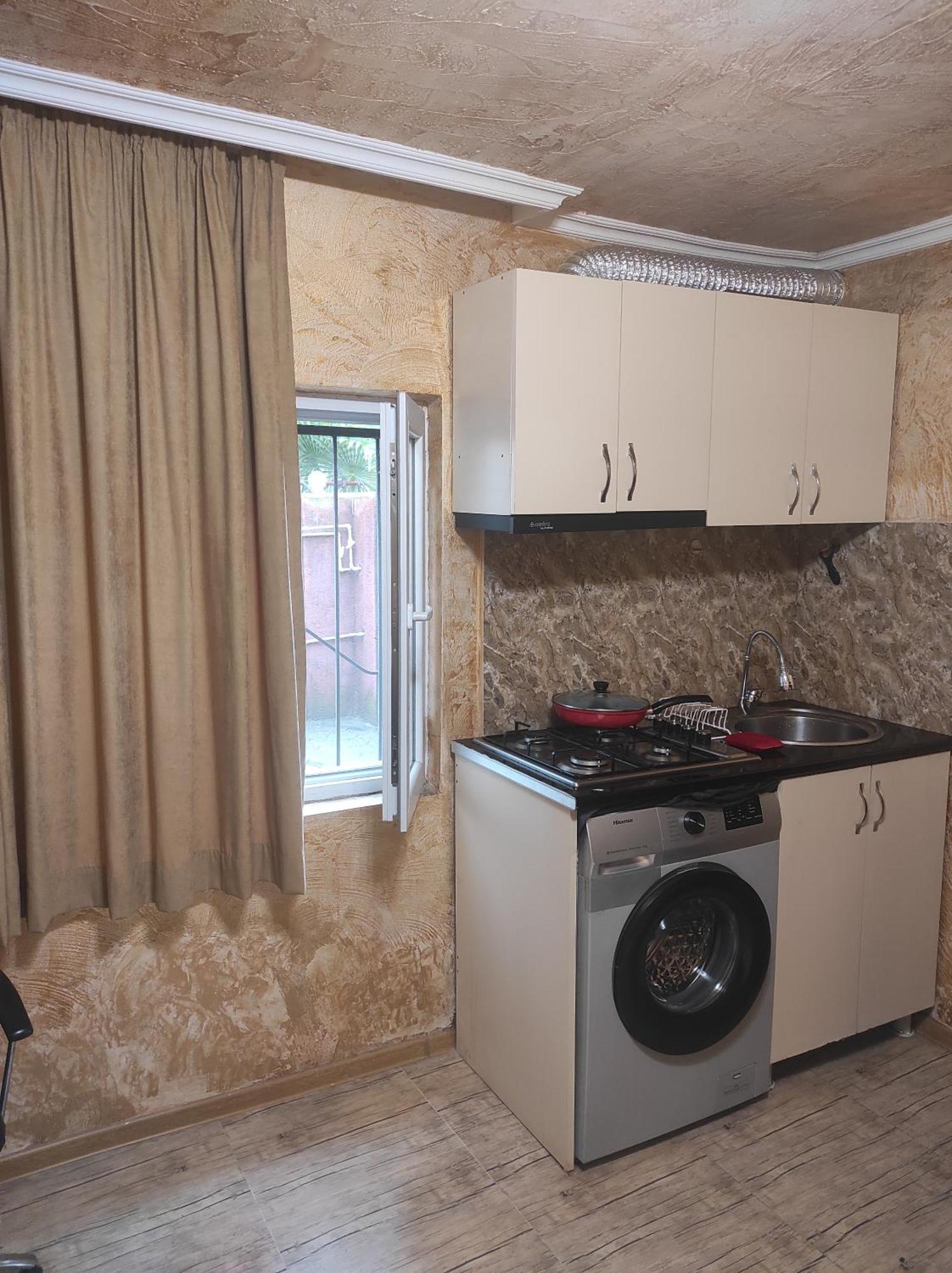 Отель Batumi House Экстерьер фото